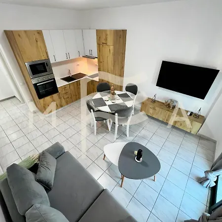 Apartment Dejavu 712